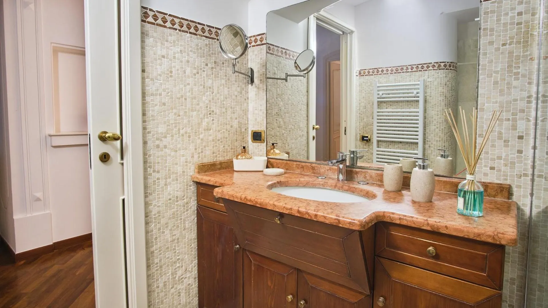 Pink Star Napoli Luxury Apartment Italy
